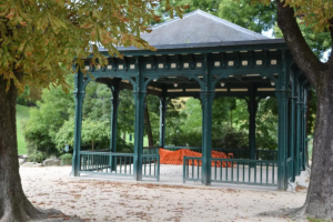 Les chaises pliantes des Kiosques en fête de Paris-1