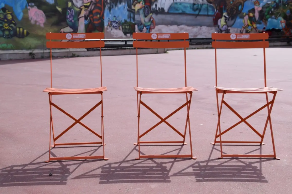 Les chaises pliantes des Kiosques en fête de Paris-3